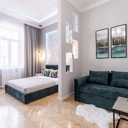 Modern Apartment Lviv Dış mekan fotoğraf