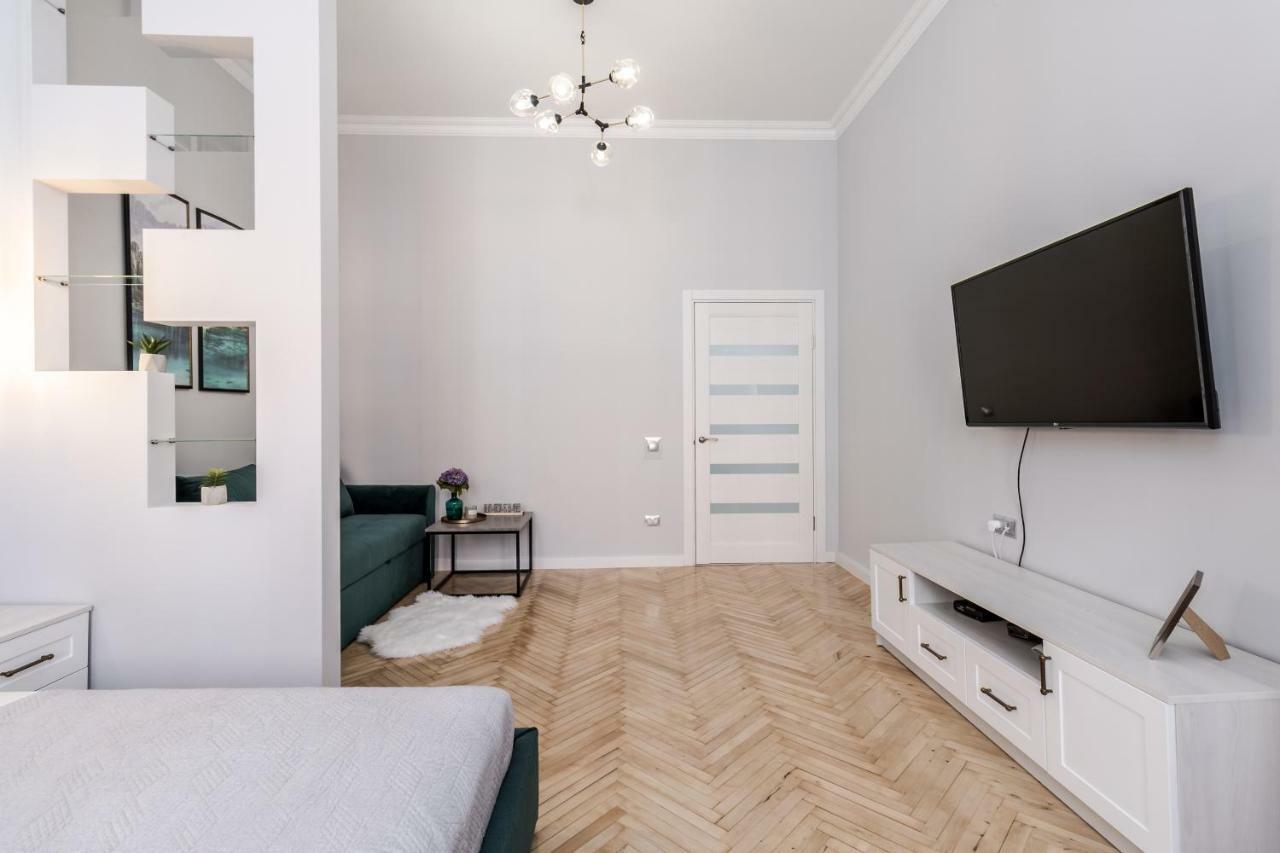 Modern Apartment Lviv Dış mekan fotoğraf