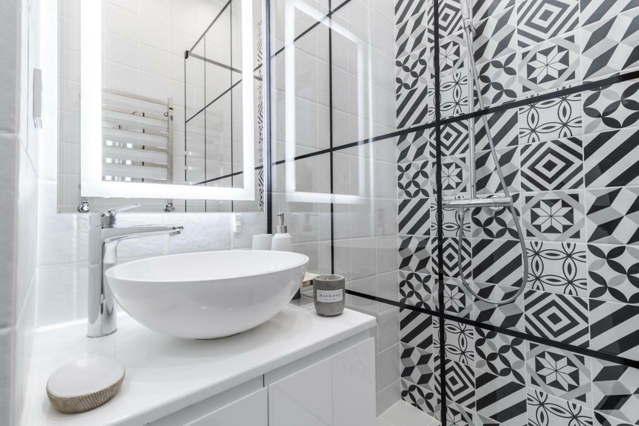Modern Apartment Lviv Dış mekan fotoğraf