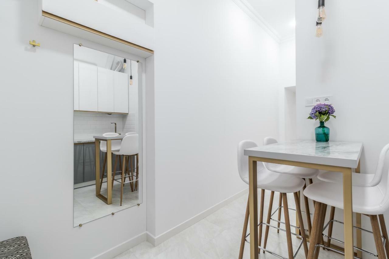 Modern Apartment Lviv Dış mekan fotoğraf