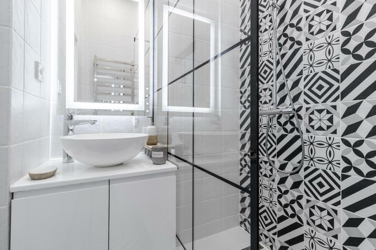 Modern Apartment Lviv Dış mekan fotoğraf